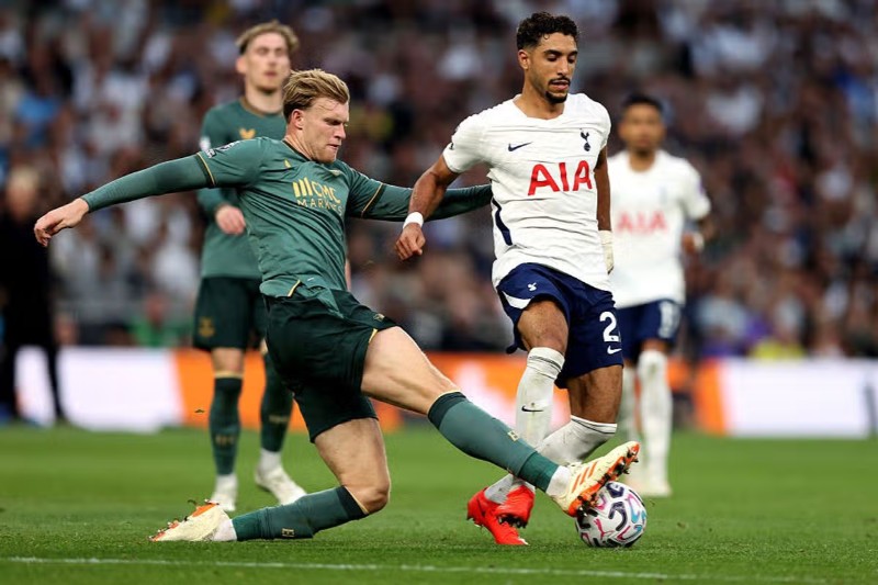 Tottenham Hotspur khó áp đảo Coventry City